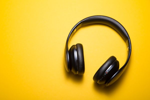 سماعات بلوتوث لاسلكية عازلة للضجيج